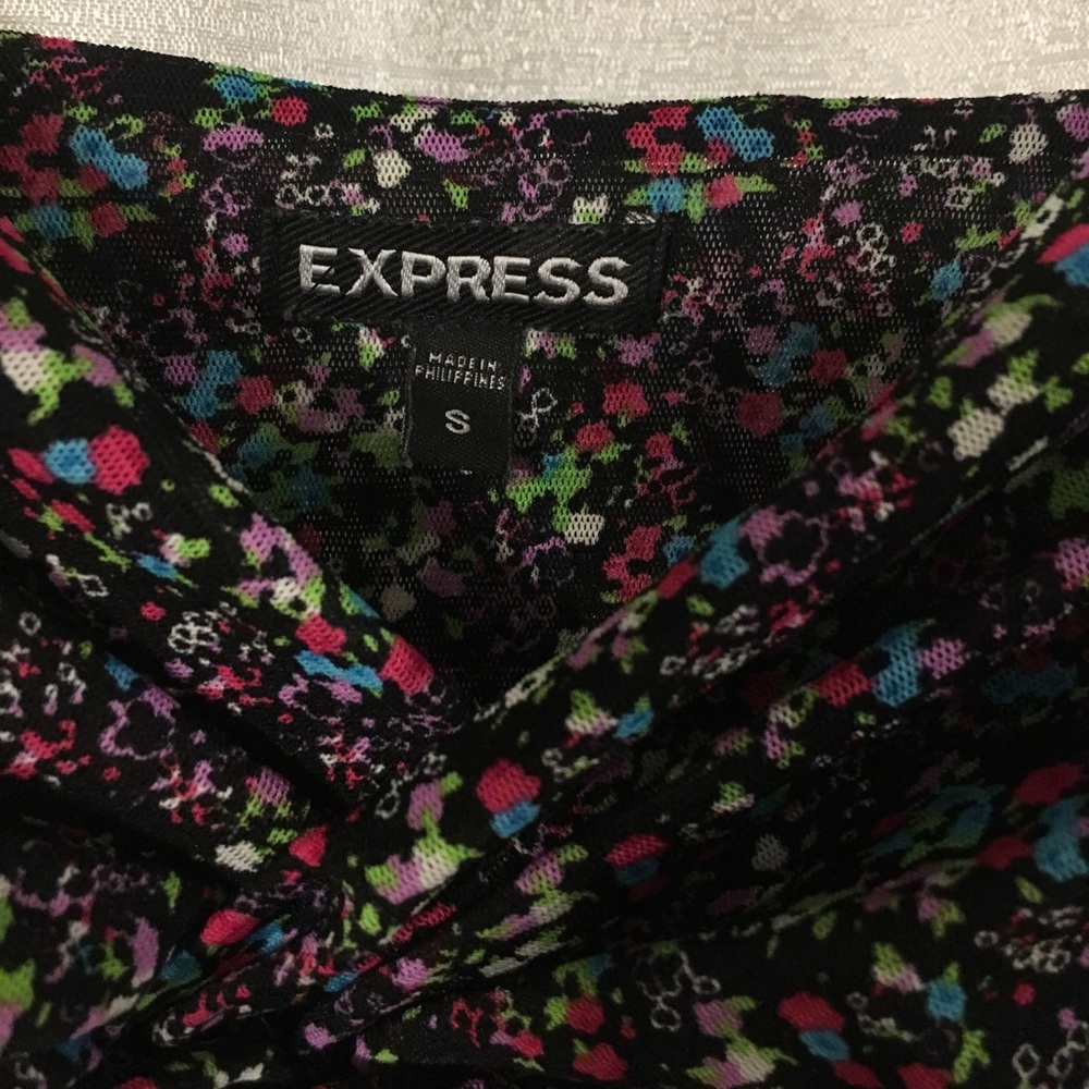 💕Express Ruffled Floral Print Top - Picture 6 of 7